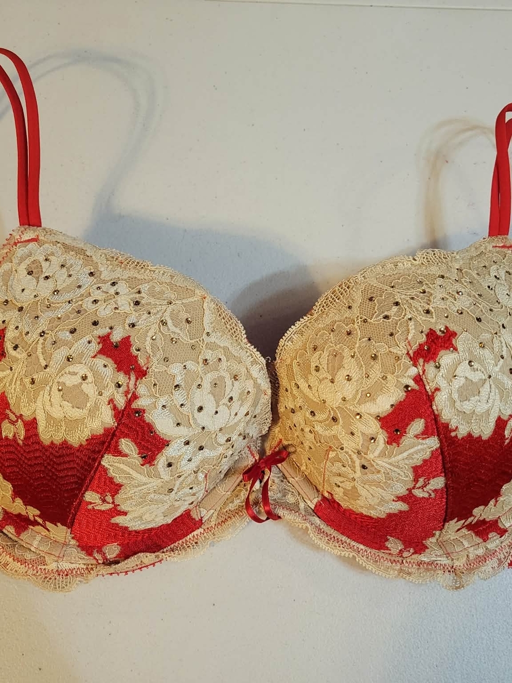 Victoria's Secret Red & Ivory Lace Embellished Stones Push-Up Bra 34DD Rare
